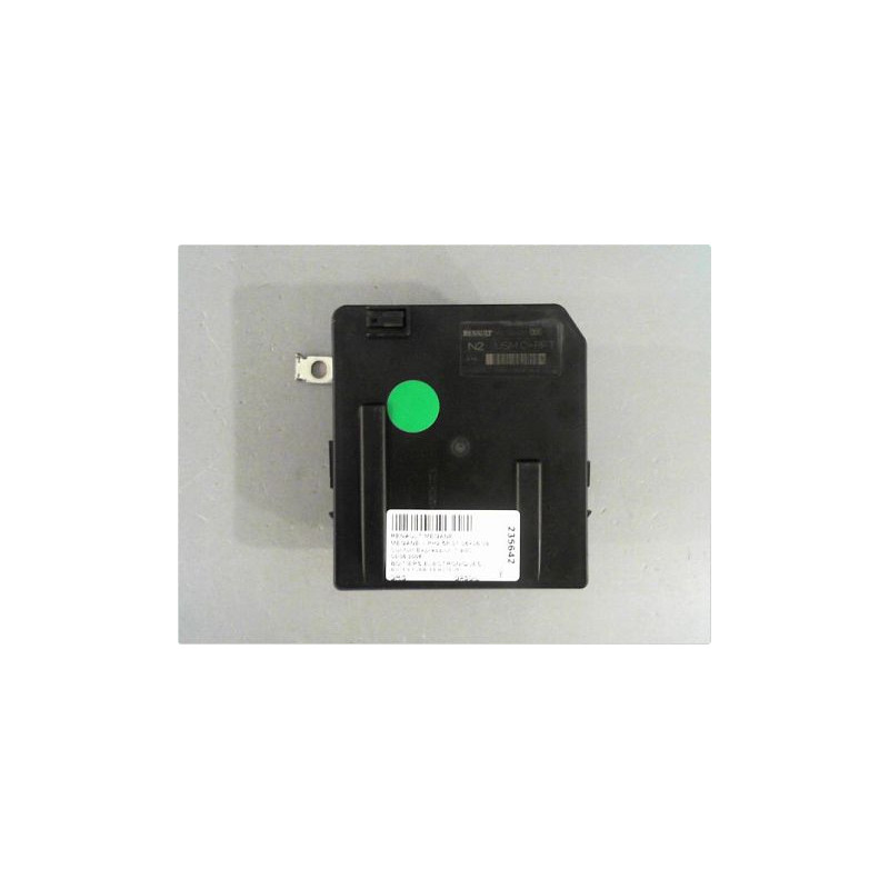 BOITE A FUSIBLES RENAULT MEGANE II PH2 06-09