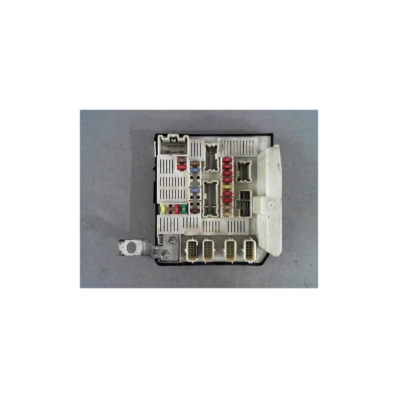 BOITE A FUSIBLES RENAULT MEGANE II PH2 06-09