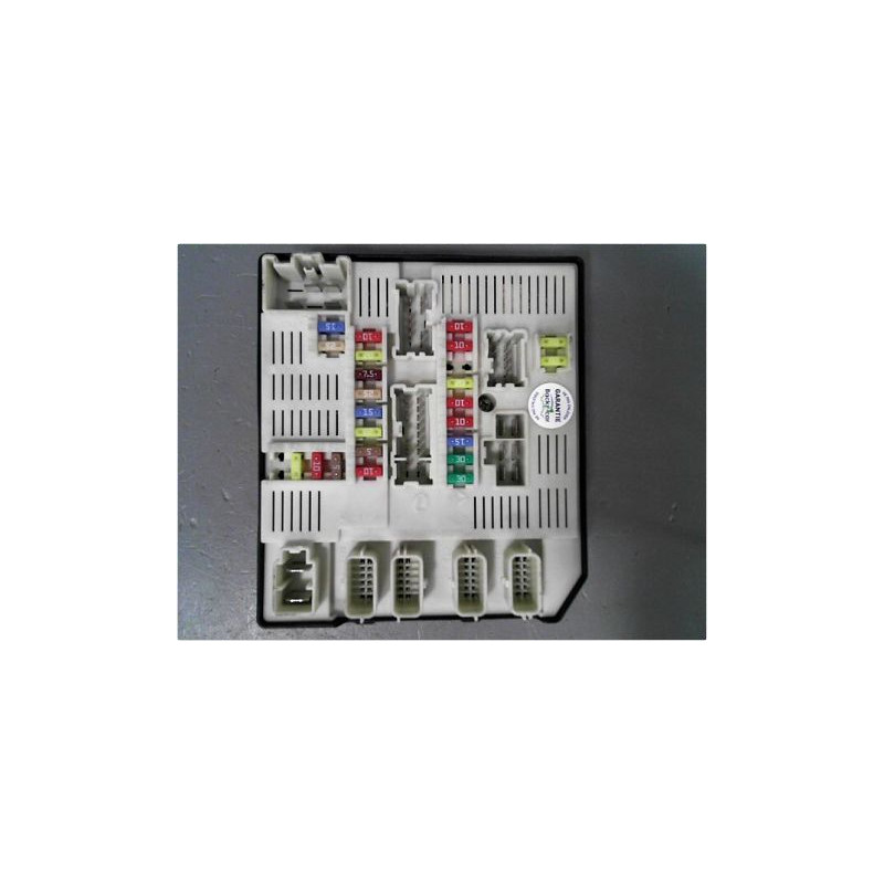 BOITE A FUSIBLES RENAULT MEGANE III 2008-2012