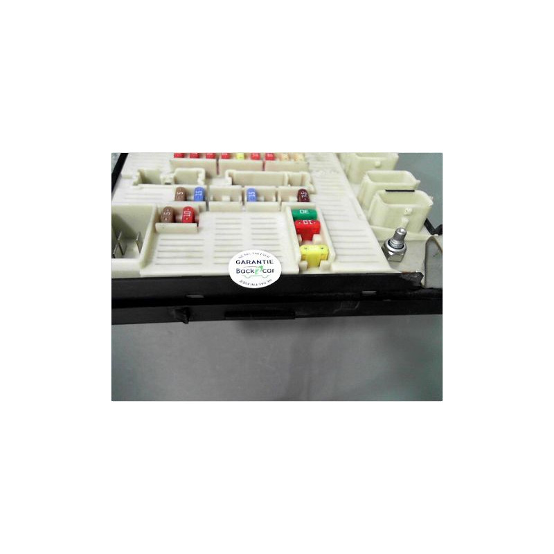 BOITE A FUSIBLES RENAULT MEGANE II PH2 06-09