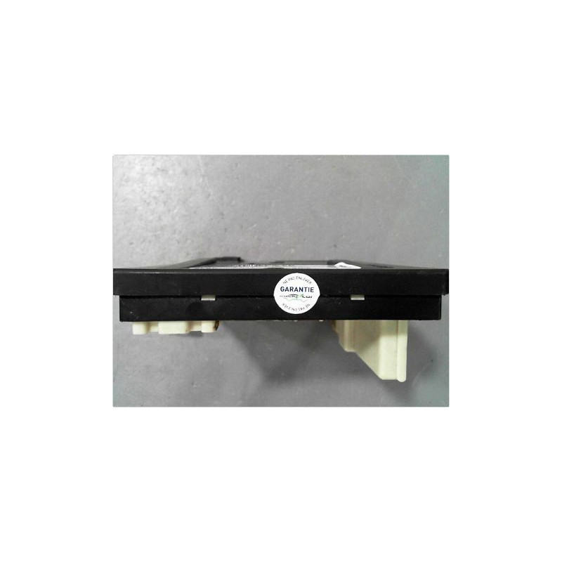 BOITE A FUSIBLES RENAULT SCENIC II PH.2 06-09