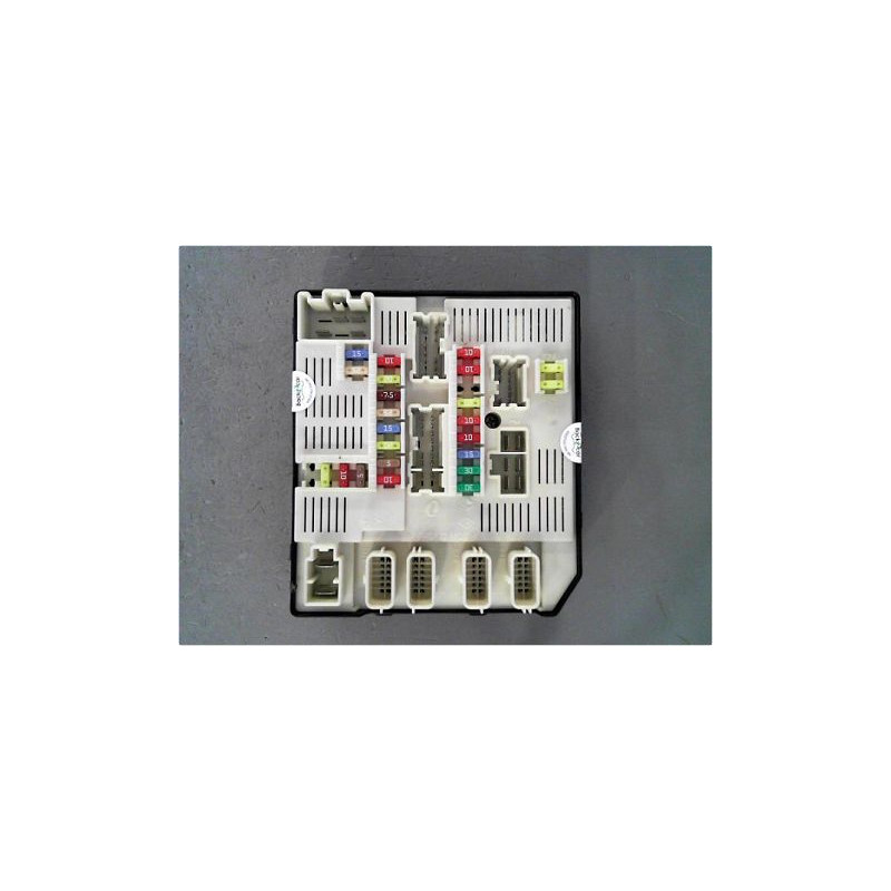 BOITE A FUSIBLES RENAULT MEGANE III COUPE 08-12
