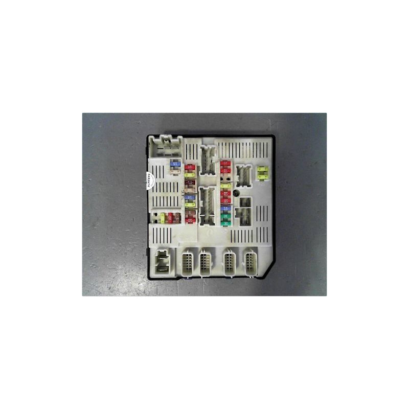 BOITE A FUSIBLES RENAULT MEGANE III 08-12
