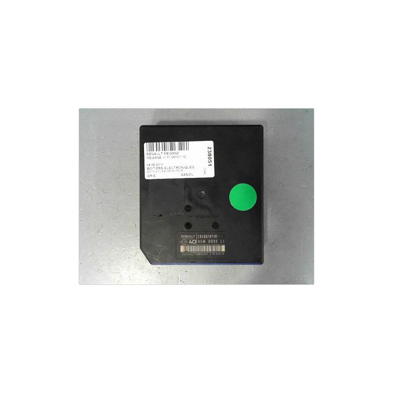 BOITE A FUSIBLES RENAULT MEGANE III 08-12