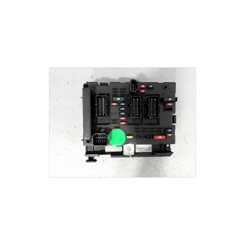 BOITE A FUSIBLES PEUGEOT 307 2001-2005