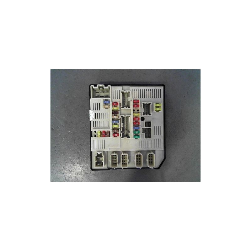BOITE A FUSIBLES RENAULT MEGANE III COUPE 08-12