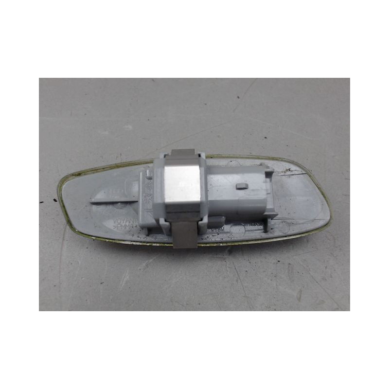 REPETITEUR RETROVISEUR GAUCHE PEUGEOT 207