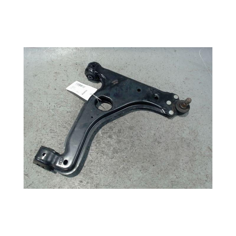 TRIANGLE INFERIEUR AVANT DROIT OPEL ASTRA GTC 3P