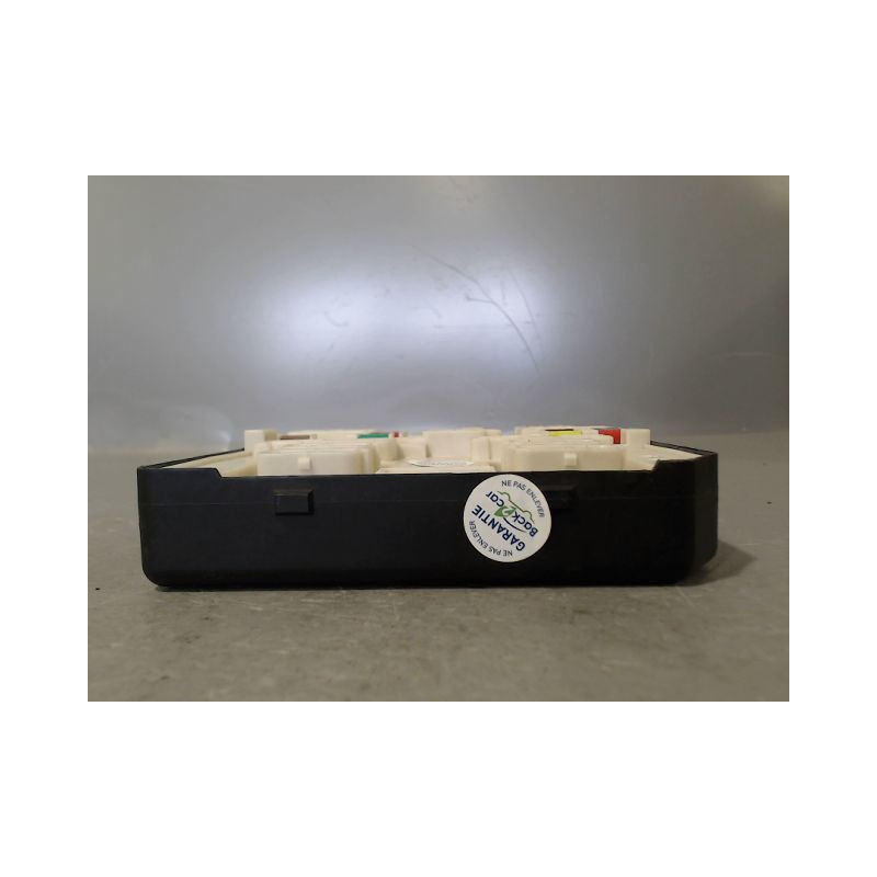 BOITE A FUSIBLES RENAULT MEGANE