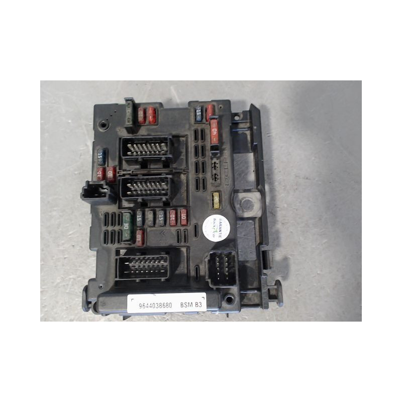 BOITE A FUSIBLES PEUGEOT 307