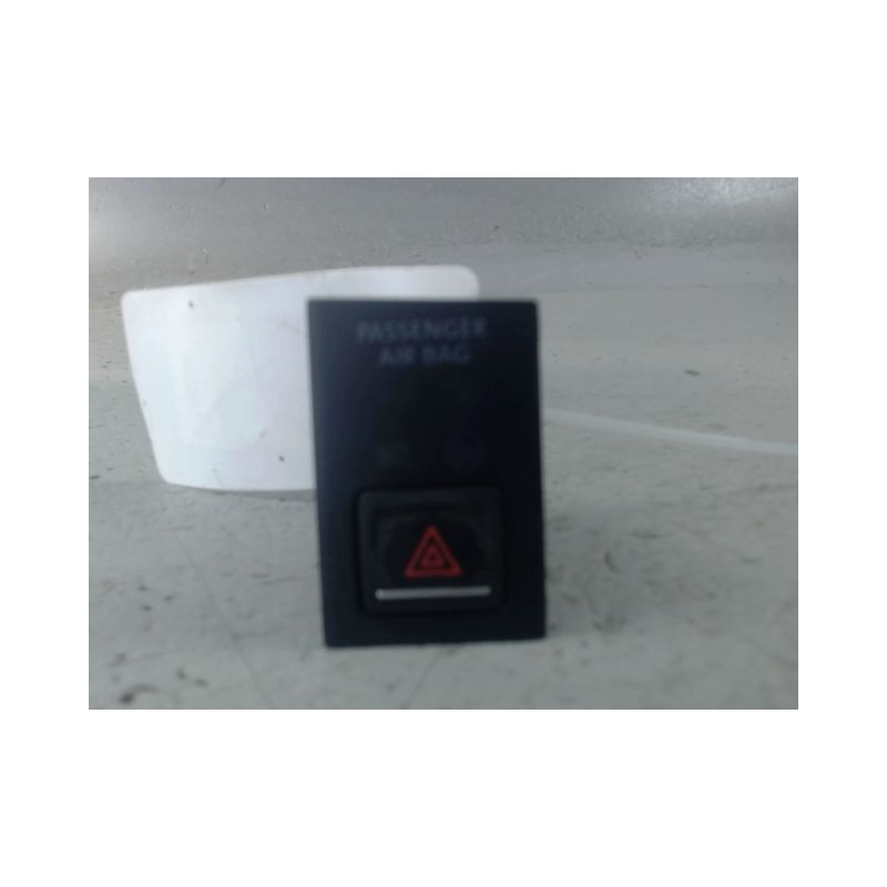 BOUTON DE WARNING VOLKSWAGEN GOLF