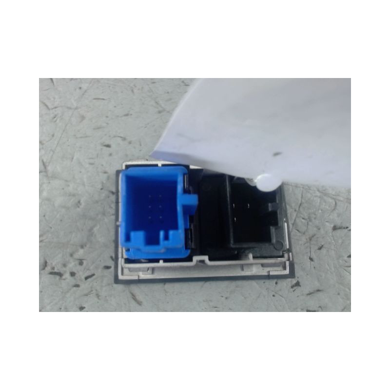 BOUTON DE WARNING VOLKSWAGEN GOLF