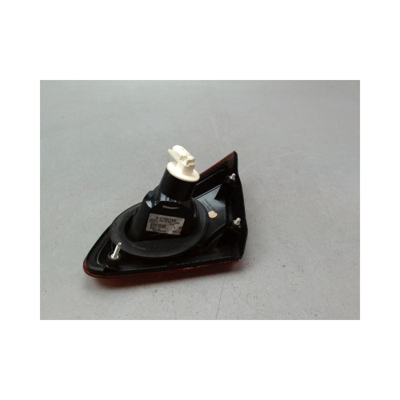 FEU ARRIERE INTERIEUR GAUCHE NISSAN QASHQAI BREAK I Phase 1 2007-2010