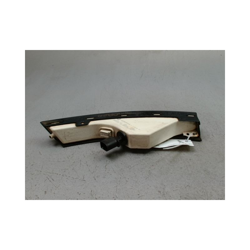CLIGNOTANT GAUCHE VOLKSWAGEN PASSAT BERL. V 2005-2010