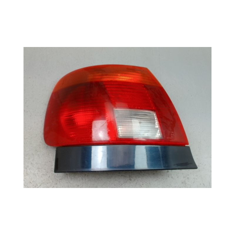 FEU ARRIERE GAUCHE  AUDI A4 BERL. I Phase 1 (8D) 1995-1999