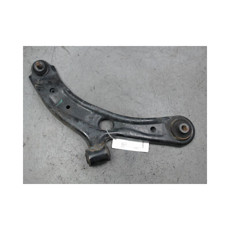 TRIANGLE INFERIEUR AVANT DROIT SUZUKI SWIFT
