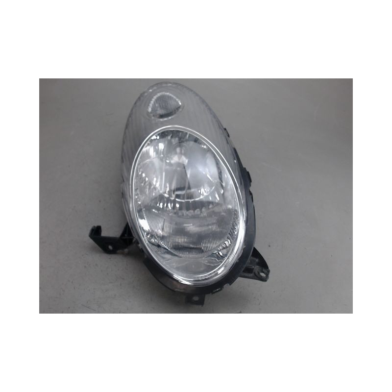 PHARE DROIT NISSAN MICRA