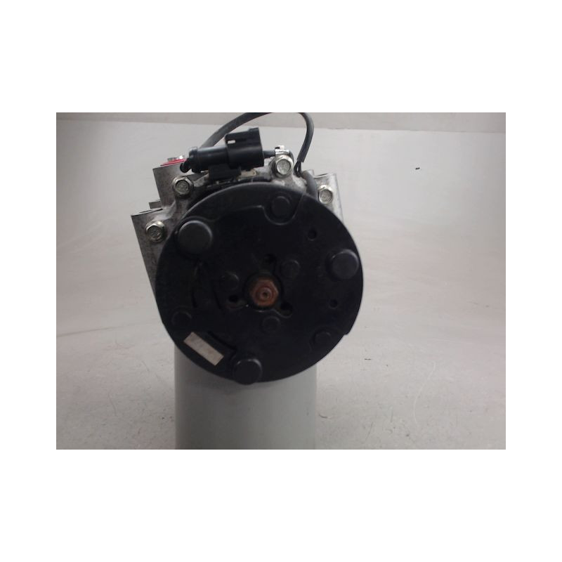 COMPRESSEUR AIR CONDITIONNE FORD FIESTA