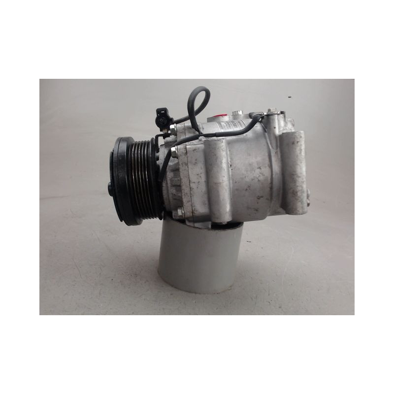 COMPRESSEUR AIR CONDITIONNE FORD FIESTA