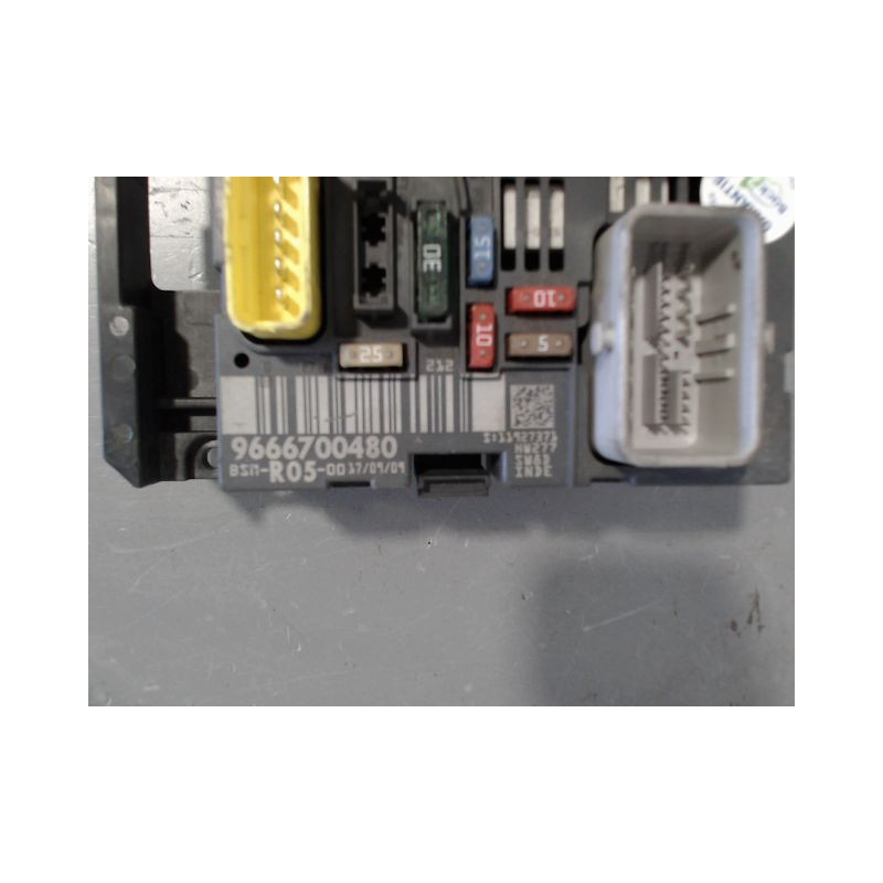 BOITE A FUSIBLES PEUGEOT PARTNER TEPEE 2008-