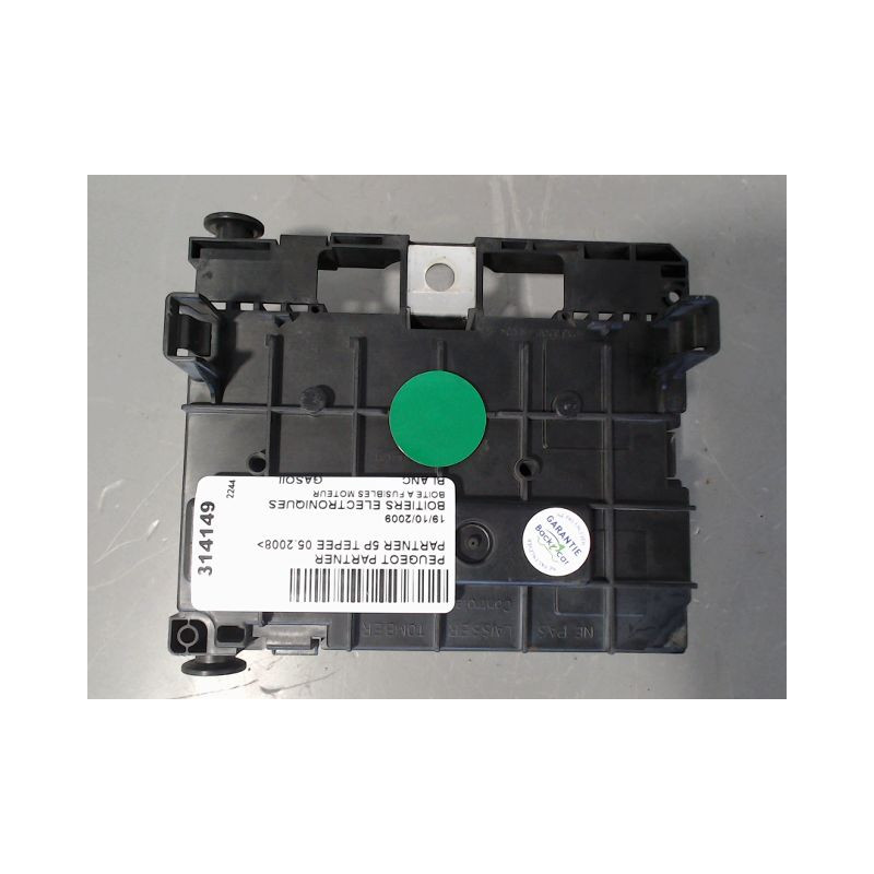 BOITE A FUSIBLES PEUGEOT PARTNER TEPEE 2008-