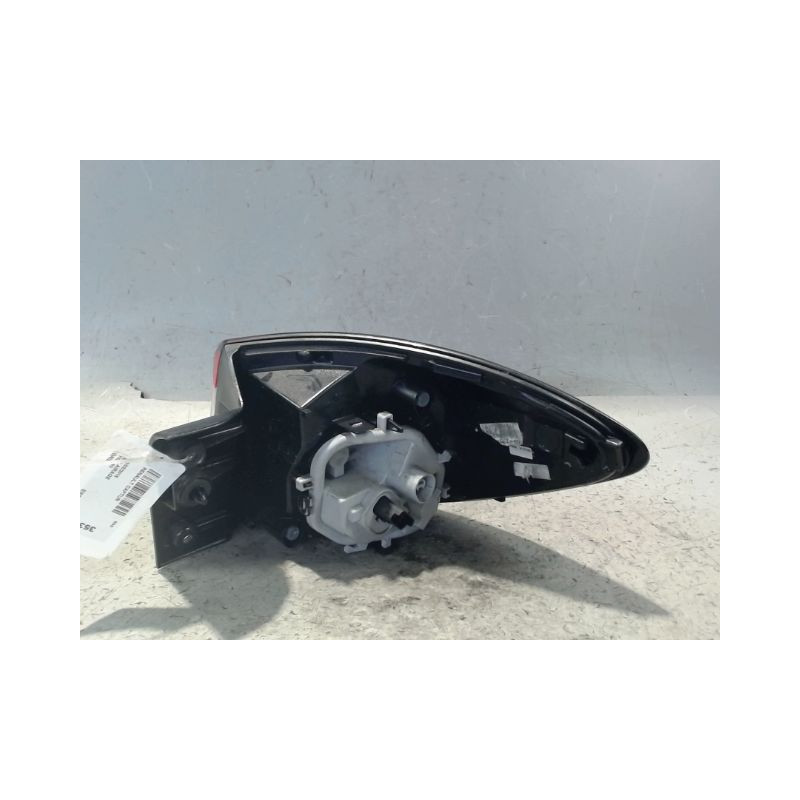 FEU ARRIERE GAUCHE  RENAULT CAPTUR