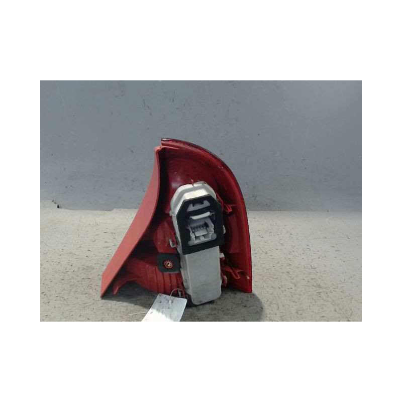 FEU ARRIERE GAUCHE  RENAULT CLIO II PH.2 01-06