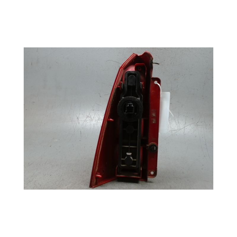 FEU ARRIERE DROIT FORD FOCUS CLIPPER 98-04