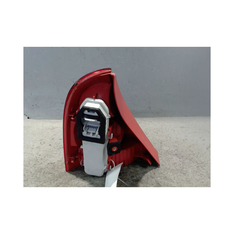 FEU ARRIERE DROIT RENAULT CLIO II PH.2 01-06