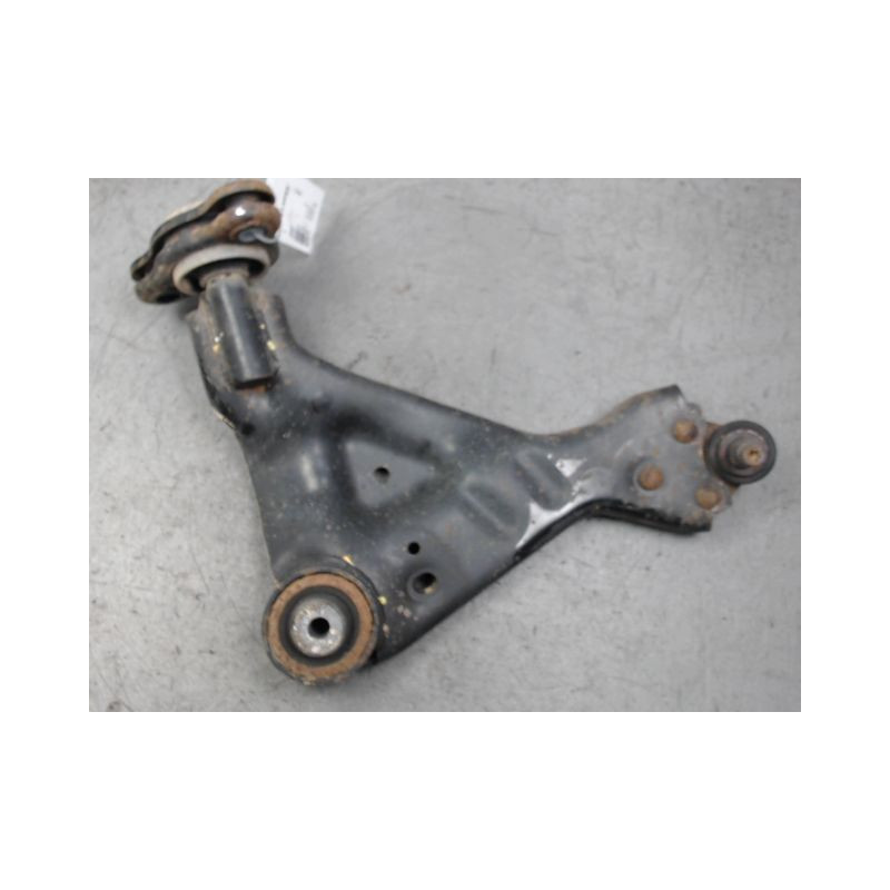 TRIANGLE INFERIEUR AVANT DROIT MERCEDES VITO