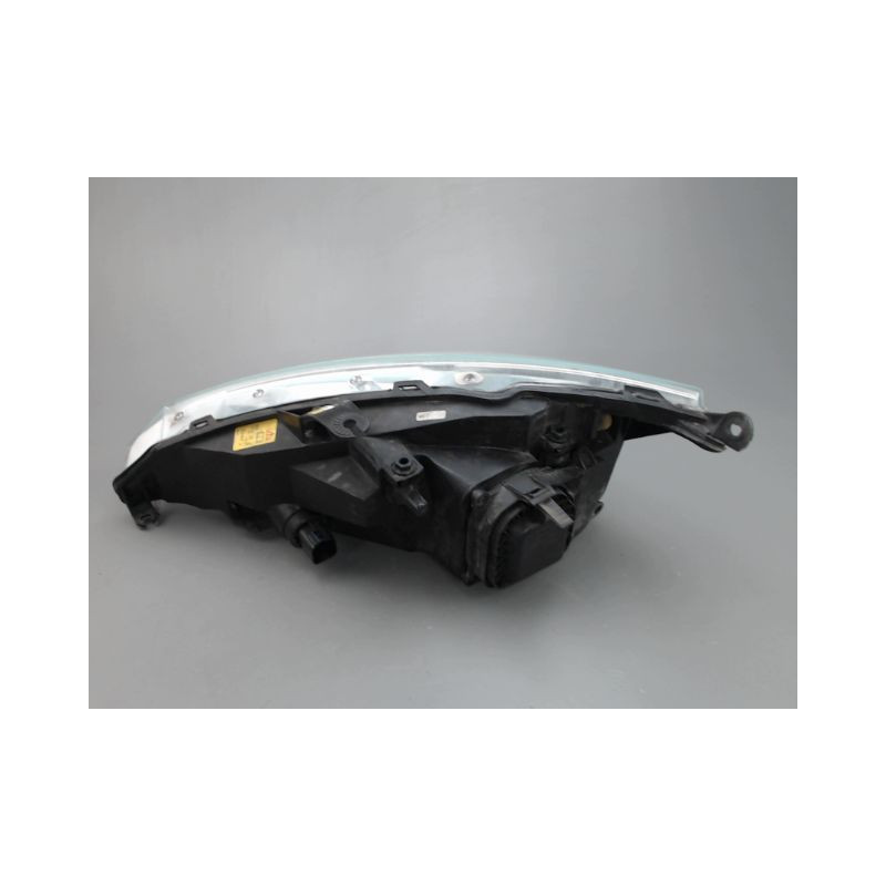 PHARE DROIT FORD FOCUS