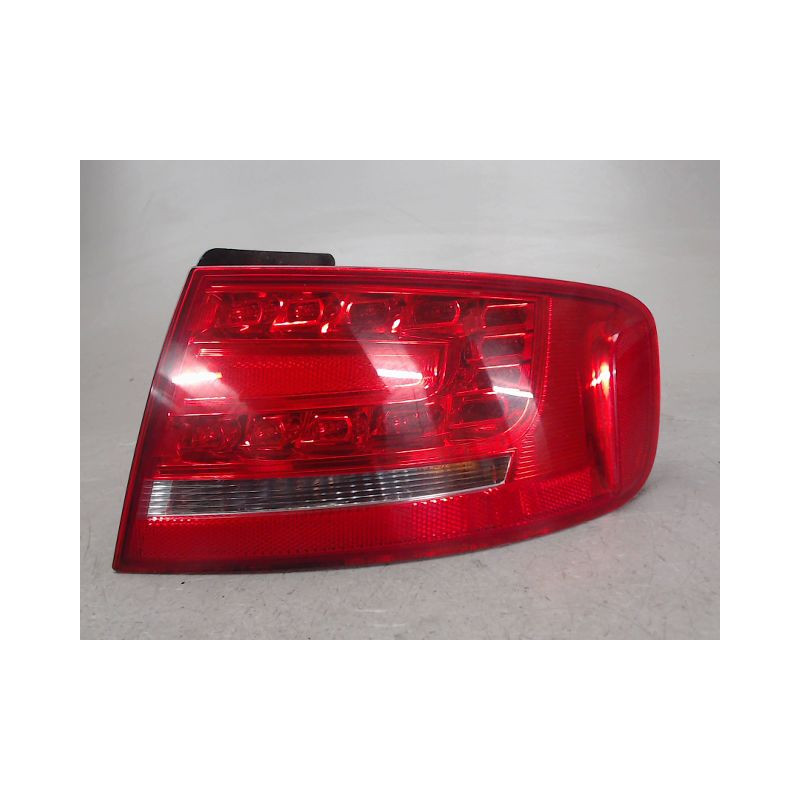 FEU ARRIERE DROIT AUDI A4