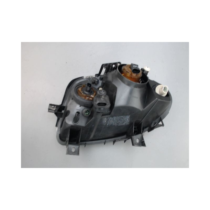 PHARE DROIT RENAULT CLIO