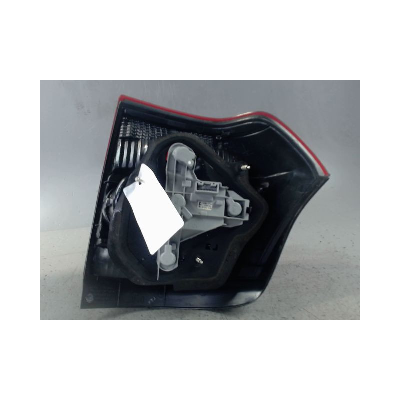 FEU ARRIERE DROIT TOYOTA COROLLA 2004-