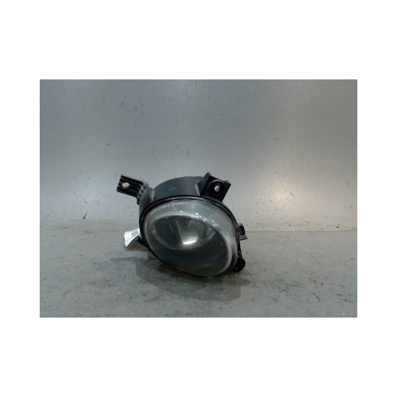PHARE ANTIBROUILLARD AVANT DROIT AUDI A4