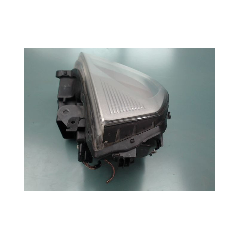PHARE DROIT RENAULT VEL SATIS