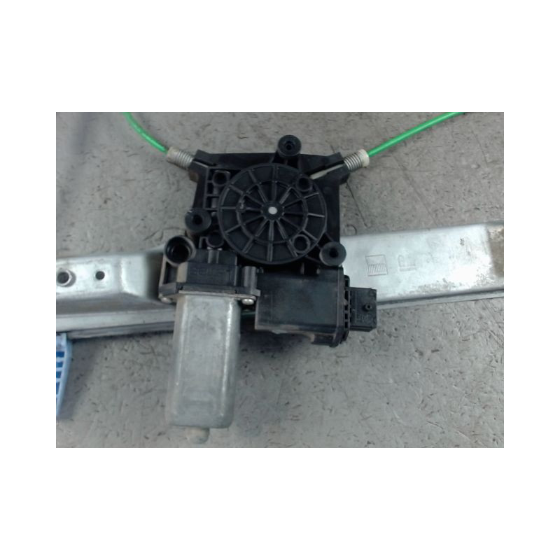 MECANISME+MOTEUR LEVE-GLACE AVANT DROIT OPEL CORSA 06-09