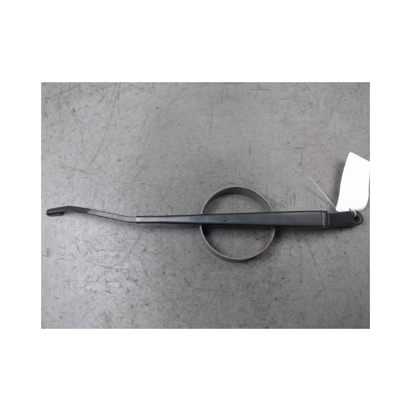 BRAS ESSUIE-GLACE AVANT GAUCHE TOYOTA AVENSIS