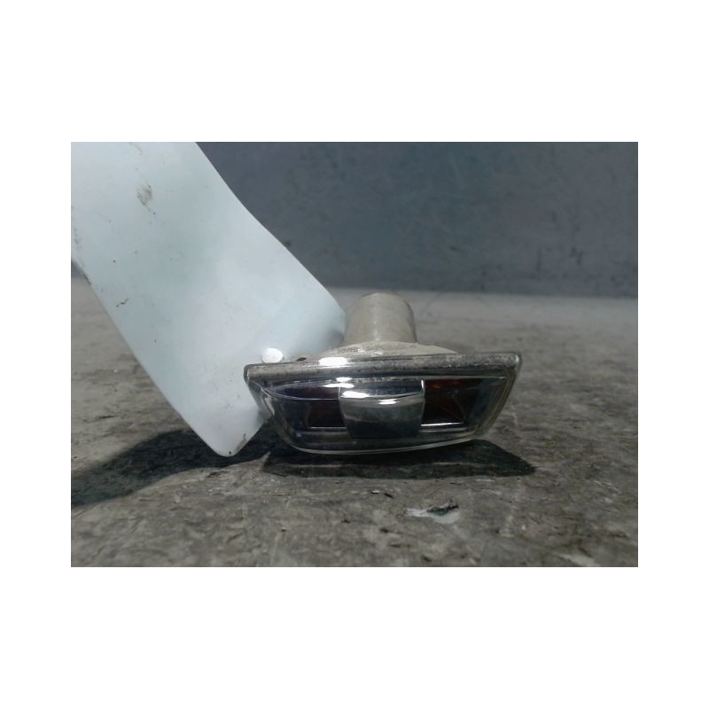 REPETITEUR AILE DROIT OPEL CORSA