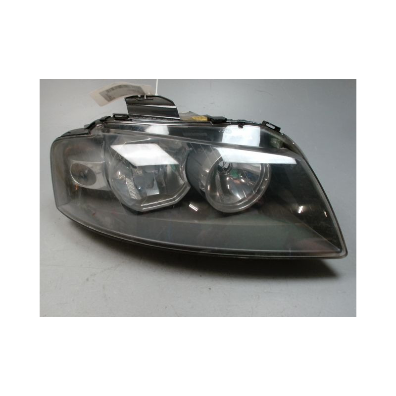 PHARE DROIT AUDI A3 2003-