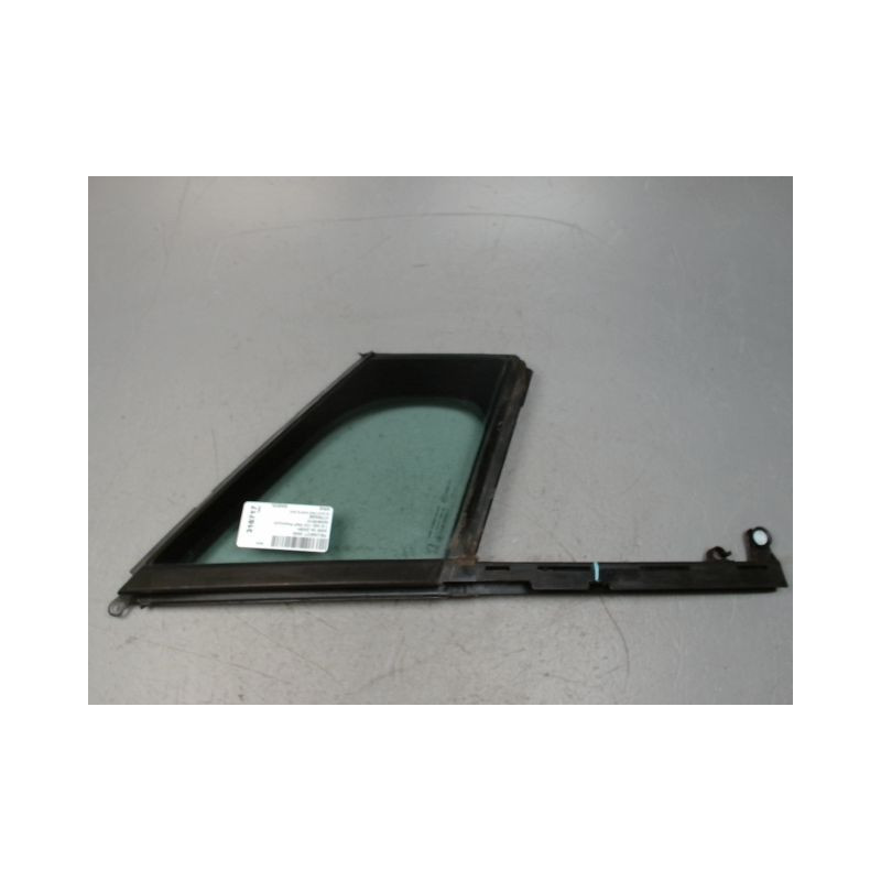 GLACE FIXE PORTE AVD PEUGEOT 3008 2009-
