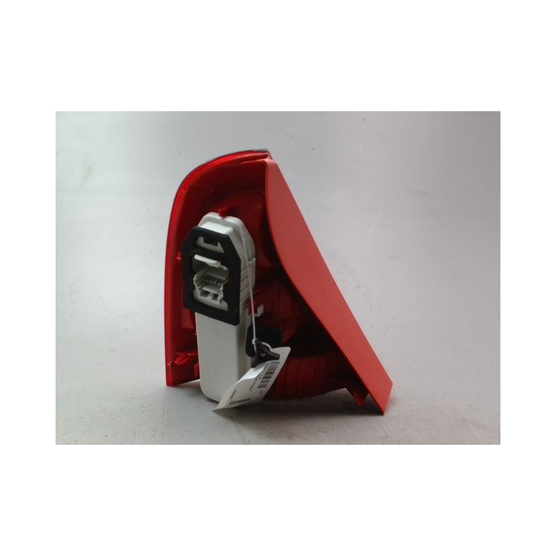 FEU ARRIERE DROIT RENAULT CLIO II Phase 2 2001-2006