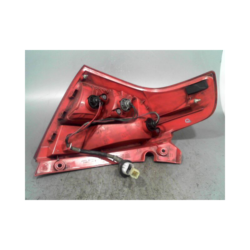 FEU ARRIERE DROIT SUZUKI SWIFT