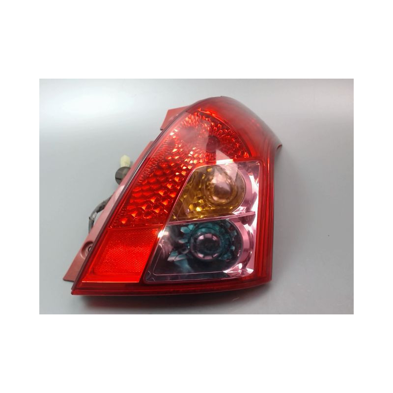 FEU ARRIERE DROIT SUZUKI SWIFT III 2005-2011