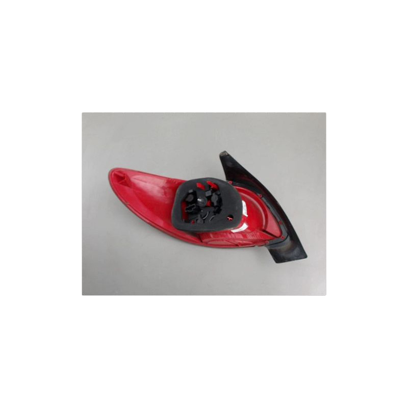 FEU ARRIERE DROIT PEUGEOT 206