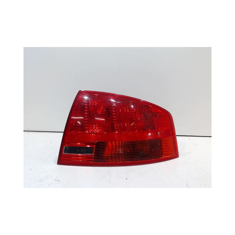 FEU ARRIERE DROIT AUDI A4