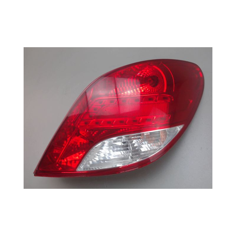 FEU ARRIERE DROIT PEUGEOT 207