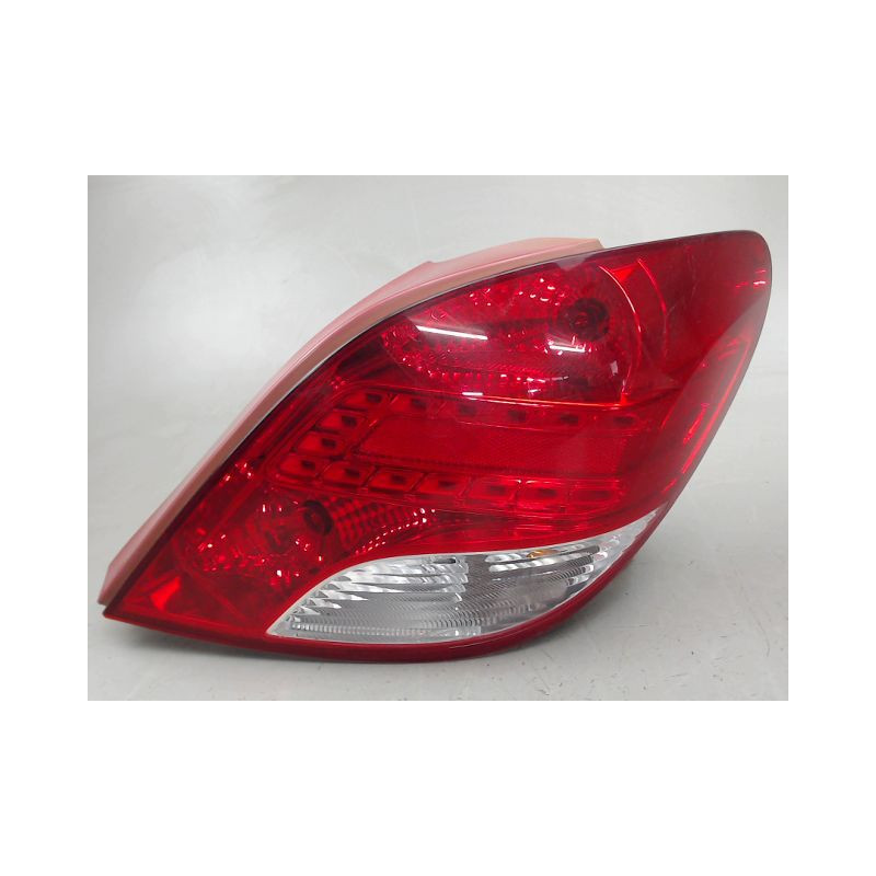 FEU ARRIERE DROIT PEUGEOT 207