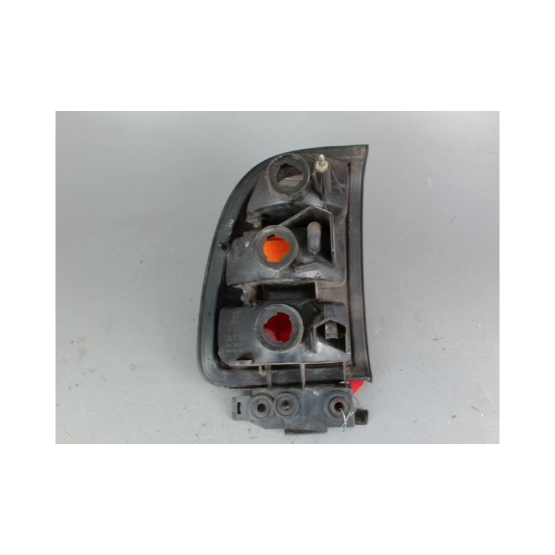 FEU ARRIERE DROIT TOYOTA RAV4 1 PHASE 2 2.0I - 16V 4X4