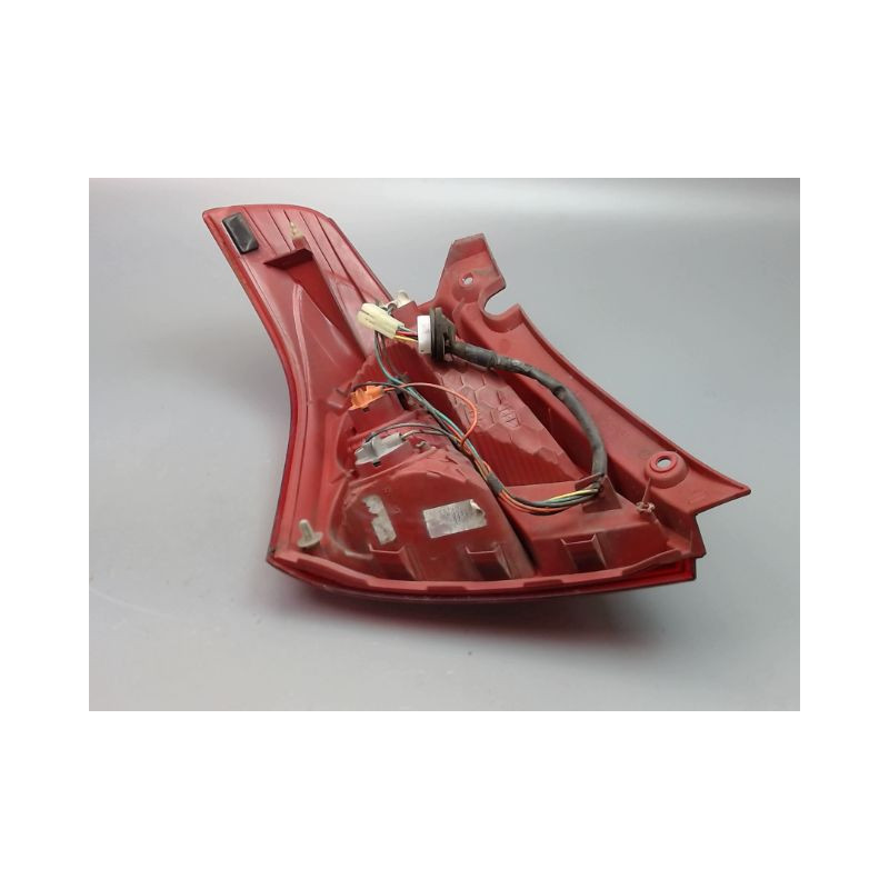 FEU ARRIERE DROIT SUZUKI SWIFT III 2005-2011